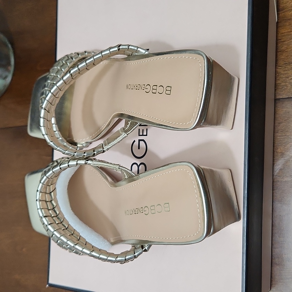 BCBGeneration gold heels - Picture 5 of 5